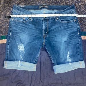 Levi’s Skinny Unisex Shorts